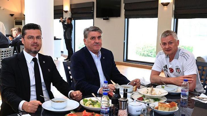 Başkan Serdal Adalı, futbol takımıyla buluştu