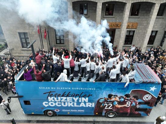 Avrupa ikincisi olan Trabzonspor U19 Takımı'na coşkulu kutlama