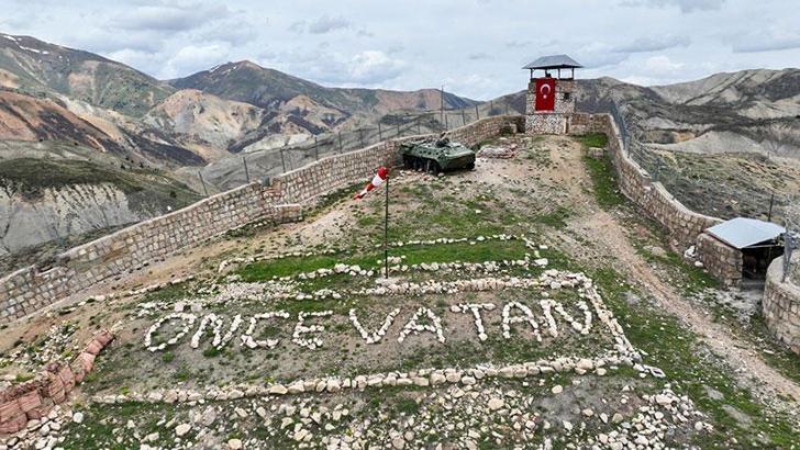 Tunceli'de 15 yıl önce PKK'lılarla çıkan çatışmada şehit olan 5 asker için anma töreni