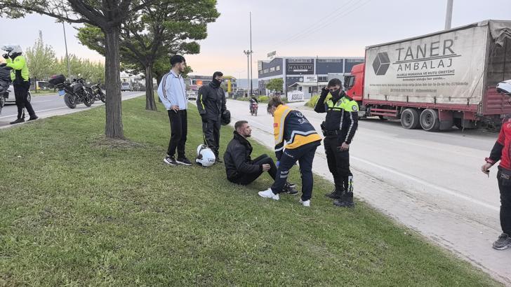 Bursa'da 'dur' ihtarına uymayan motosikletli, kaza yapması sonucu yakalandı