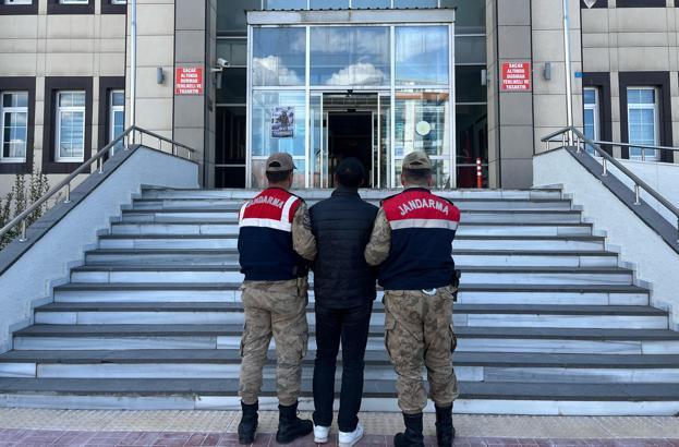 Bitlis'te, 14 yıl 4 ay hapis cezasıyla aranan firari yakalandı