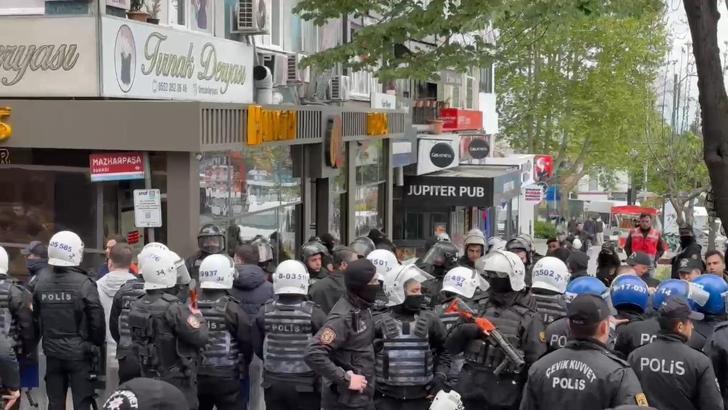 İstanbul- Beşiktaş'tan Taksim Meydanı'na çıkmak isteyen gruba polis izin vermedi