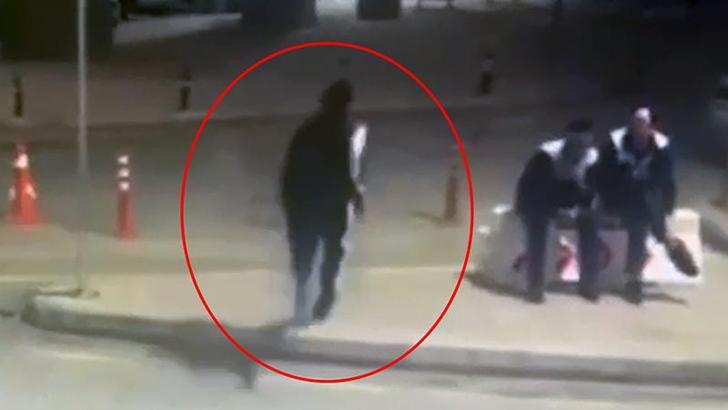 Polisi görünce kaçan firari hükümlünün yakalandığı anlar kamerada