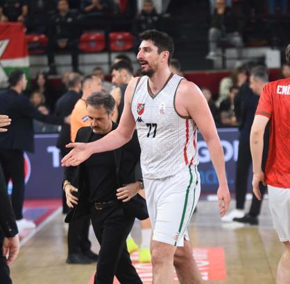 Karşıyaka'da basketbolda Muhsin zirvede