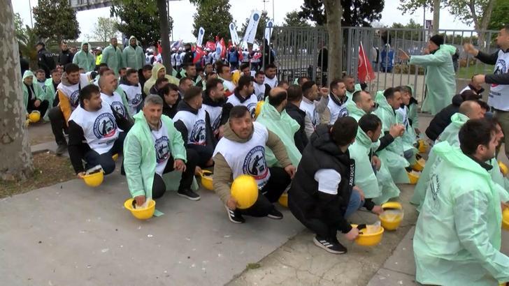 İstanbul- Kartal Meydanı'nda 1 Mayıs kutlamaları sağanak yağış nedeniyle erken bitti
