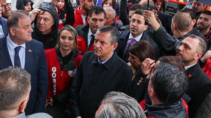 Özgür Özel 1 Mayıs kutlamalarına katıldı