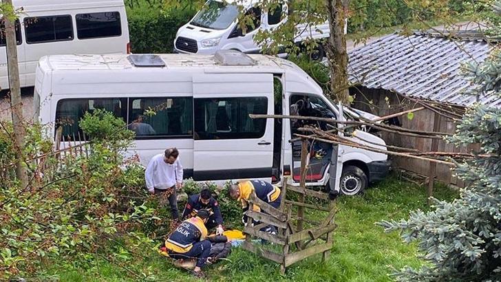 İşçi servisi, cip ve ağaca çarptı: 8 yaralı