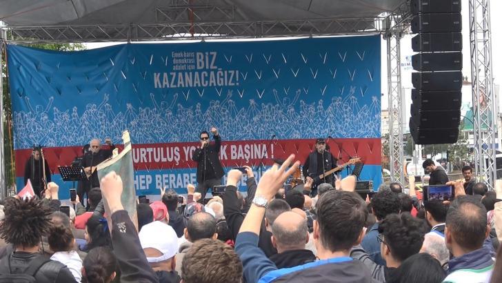 Bursa'da 1 Mayıs, 'Moğollar' konseriyle kutlandı