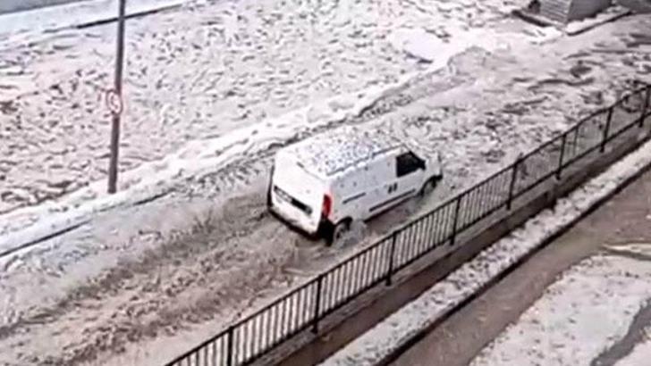 Ankara'da sağanak ve dolu etkili oldu