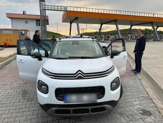 Kaçak göçmenleri İzmir'e götürmek isteyen yabancı uyruklu organizatör, Bursa'da yakalandı