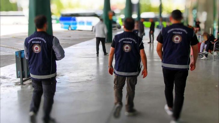 Yurt genelinde 21 göçmen kaçakçılığı organizatörü ve 547 düzensiz göçmen yakalandı