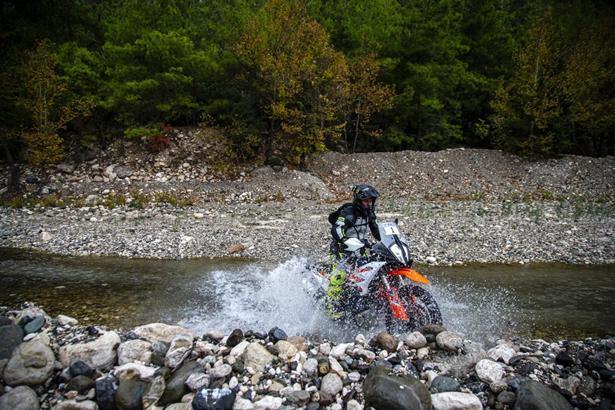 Kemer'de macera motosikleti heyecanı