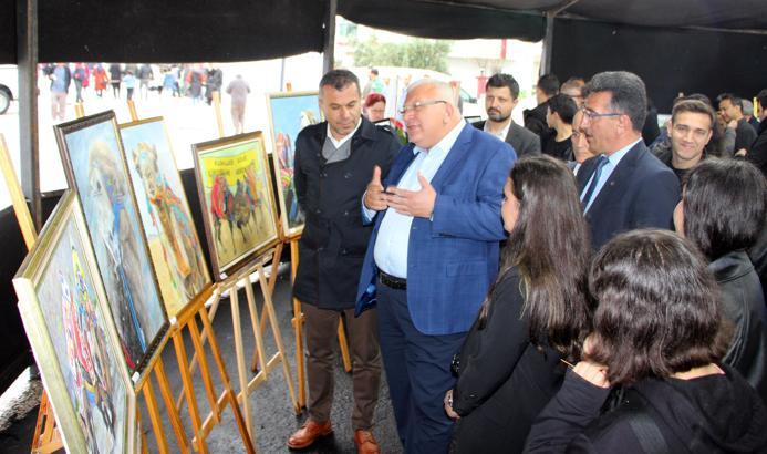 Kursiyerlerden resim sergisi