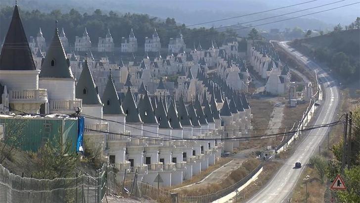 'Peri Masalı' diye tanıtılan projeyle ilgili dolandırıcılık soruşturması: 13 sanık hakkında 885 yıl hapis talebi