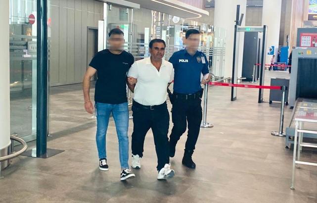 Interpol'ün aradığı firari, pasaport kontrolünde yakalandı