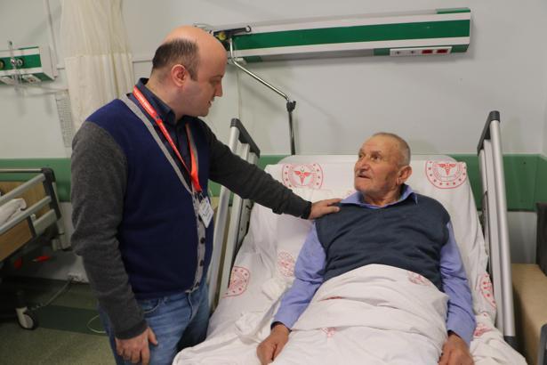 Türkiye'deki ilk, dünyadaki 18'nci vaka; 4 yaprakçıklı aort kapağı olan hastaya TAVI ile operasyon