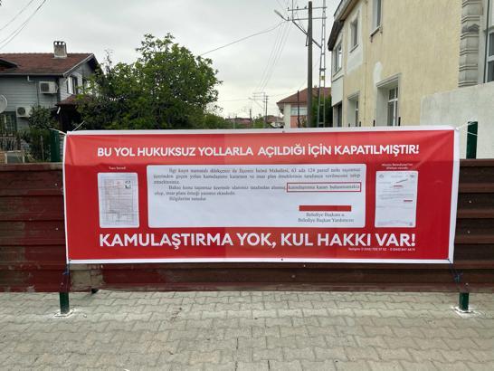 Arsa sahipleri, 25 yıl önce kamulaştırma yapılmadığını öne sürüp yolu kapattı