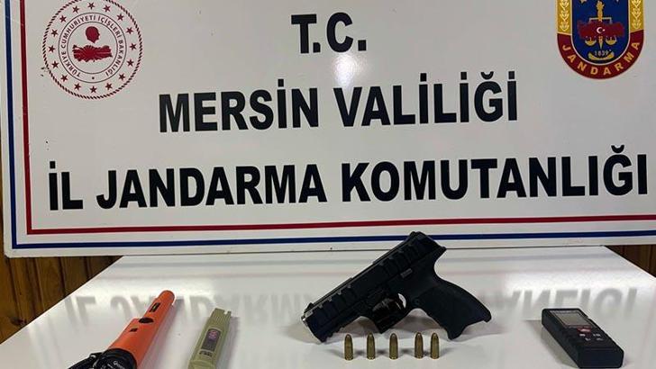 Eski vali ile emekli albay, kaçak kazıda yakalandı