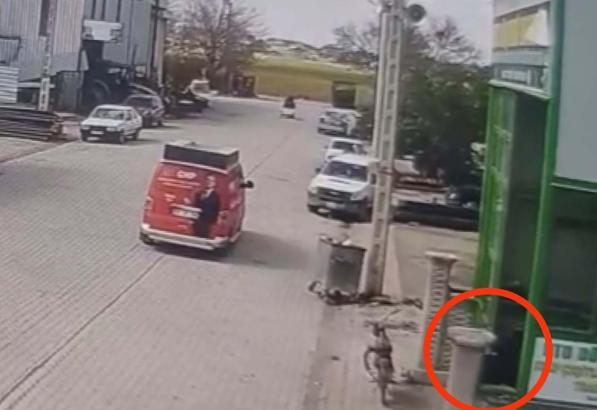 CHP aracı geçerken silahla havaya ateş eden 2 kişi tutuklandı