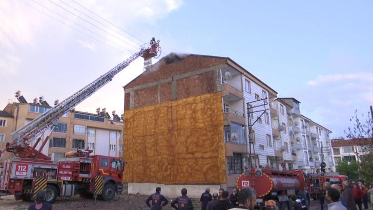 Elazığ’da çatı yangını