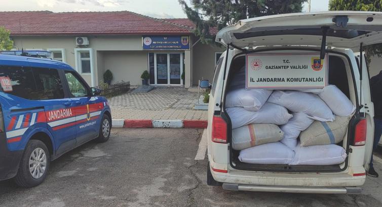 Gaziantep’te 1 milyon 787 milyon TL'lik kaçak ürün ele geçirildi