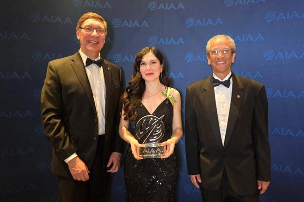 Türk akademisyen, dünyanın en prestijli havacılık ödülünü törenle aldı