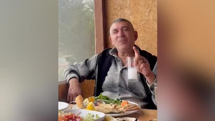 Kadın müzisyeni 7 bıçak darbesiyle yaraladı