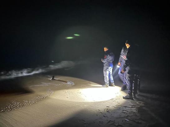 Karasu Sahili'nde roket taşıma motoru bulundu