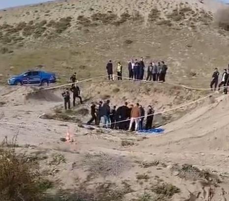 Nevşehir'de battaniyeye sarılıp toprağa gömülmüş erkek cesedi bulundu