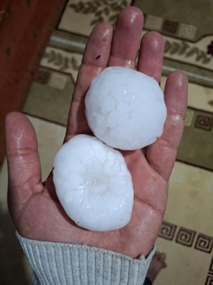 Diyarbakır'da ceviz büyüklüğünde dolu