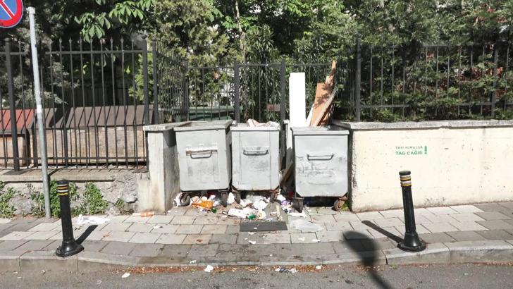 İstanbul - Beşiktaş sokaklarında çöp yığınları oluştu