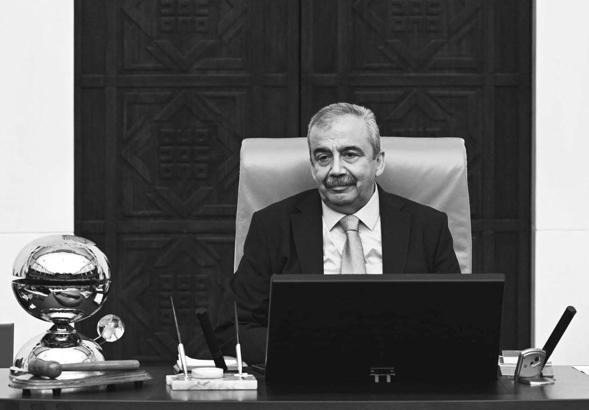 Siyasilerden, Sırrı Süreyya Önder için başsağlığı mesajı