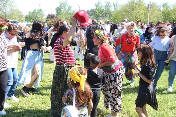 4 gün sürecek Kakava ve Hıdrellez Şenlikleri'nden renkli görüntüler/Ek fotoğraflar