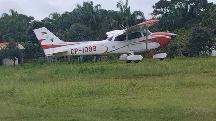 Amazon’da bataklığa düşen uçağın yolcuları, 36 saat kurtarılmayı bekledi