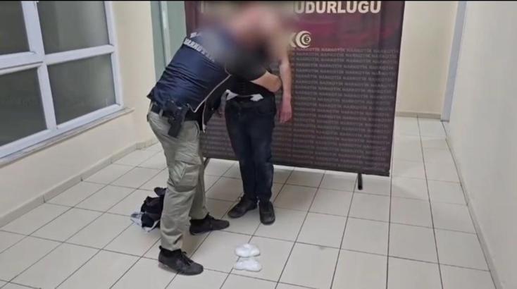 Batman’da, üst aramalarında uyuşturucu ile yakalanan 2 şüpheli tutuklandı