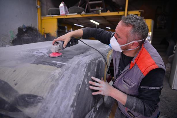 Kaportasını yeniden tasarladığı araçların sahipleri 'Bu benim mi' diyor