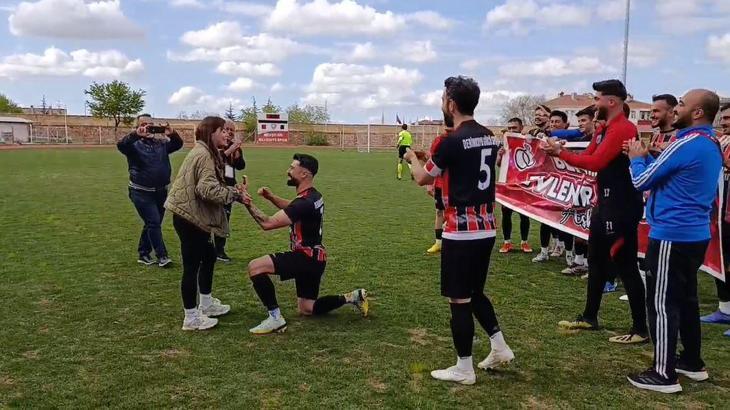 Nevşehir'de amatör futbolcudan şampiyonluk maçında önce evlilik teklifi