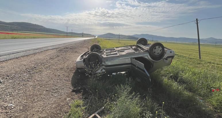 Gaziantep’te otomobil şarampole devrildi: 4 yaralı