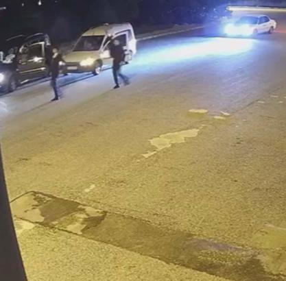 Kurusıkı tabancayla havaya ateş açan 2 kişi yakalandı