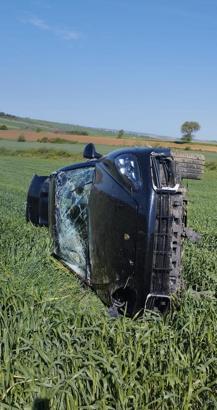 'Dur' ihtarında bulunan polise çarpıp kaçtıktan sonra kaza yaptı; saklandığı menfezde yakalandı