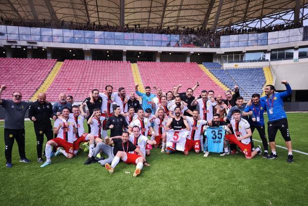 Es-Es yeniden profesyonel ligde