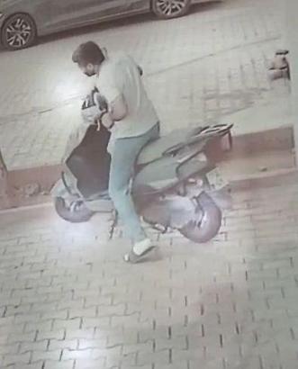 Gaziantep'te motosiklet hırsızlığı kamerada