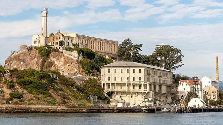 Trump'tan, Alcatraz hapishanesinin yeniden açılması talimatı