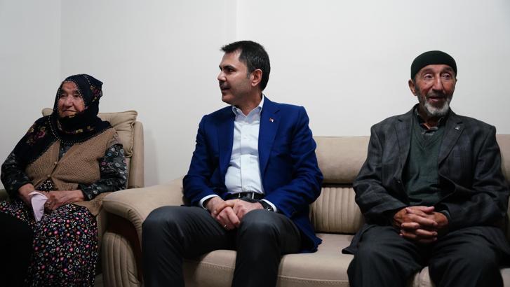 Bakan Kurum, köy evine konuk oldu