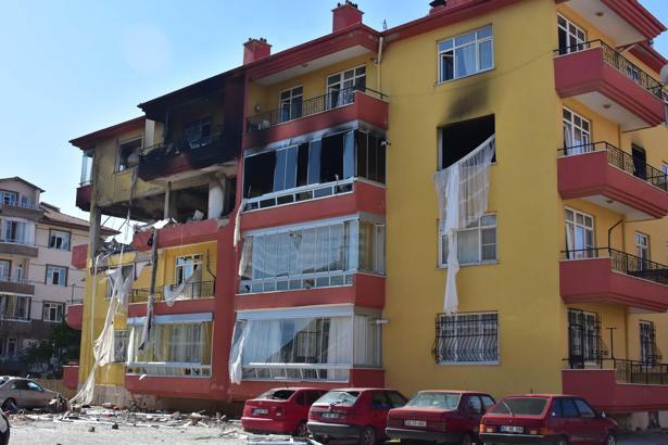 Apartmandaki patlamanın nedeni, doğal gaz borusunun kesilmesiyle oluşan gaz kaçağı