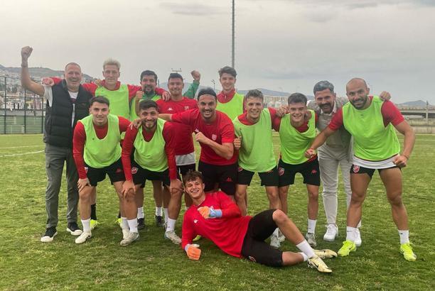 Karşıyaka'da oyuncularla toplantı