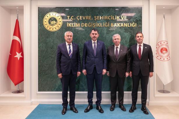 Bakan Kurum, Adana, Ankara ve Balıkesir büyükşehir belediye başkanlarını kabul etti