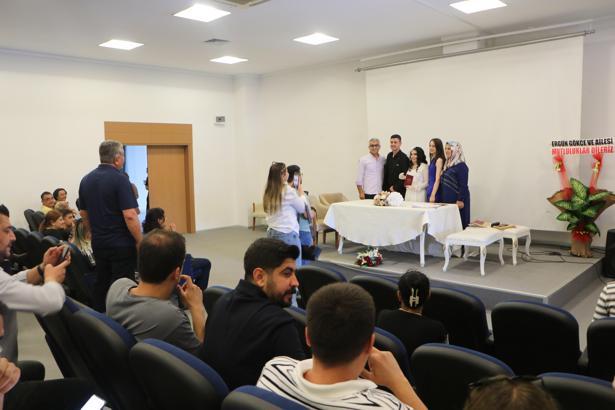 Adana'da nikah dairelerinde '05.05.2025' yoğunluğu