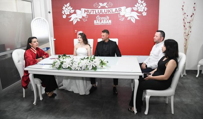 Yunusemre'de nikah salonlarında '05.05. 2025' yoğunluğu