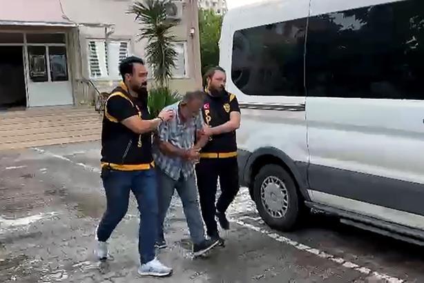 Hafif ticari aracı ile yayaya çarpıp, kaçan sürücü yakalandı